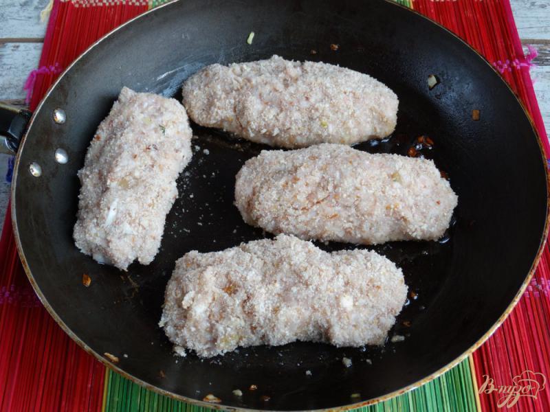 Фото приготовление рецепта: Куриные гречаники с яично-сырной начинкой шаг №7