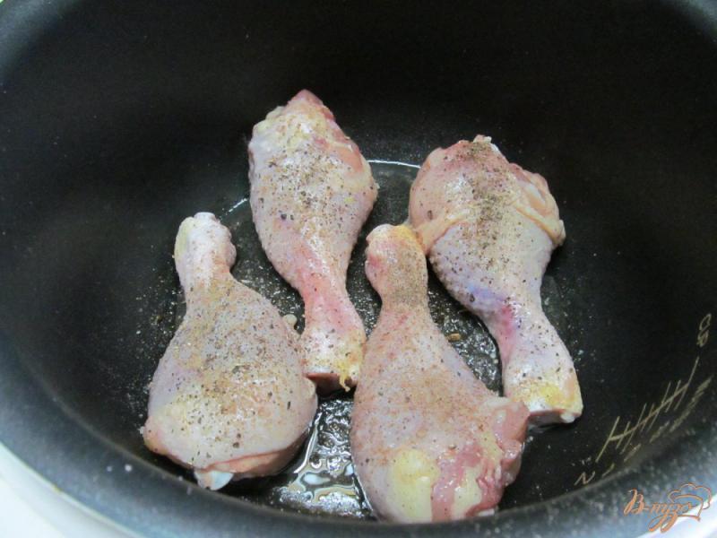 Фото приготовление рецепта: Куриные голени с рисом в мультиварке шаг №2