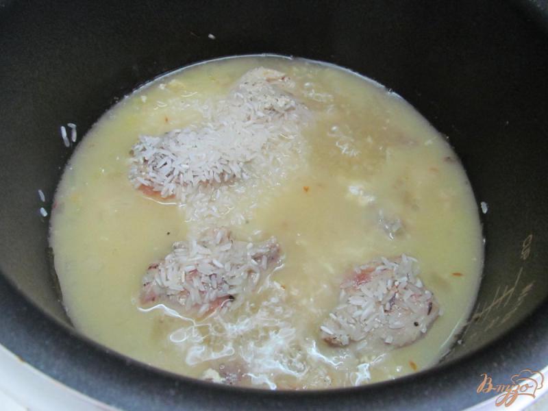 Фото приготовление рецепта: Куриные голени с рисом в мультиварке шаг №6