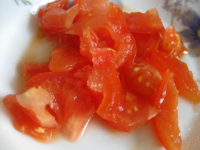 Фото приготовление рецепта: Овощной салат с сыром фета и шампиньонами шаг №5