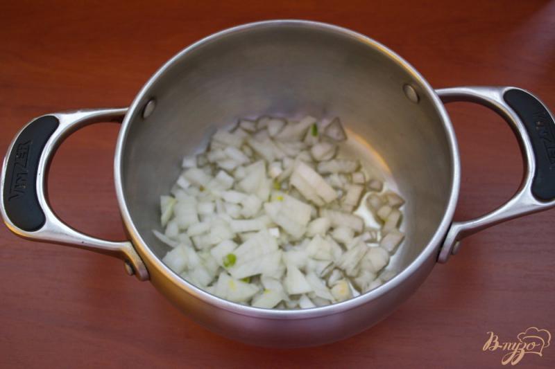 Фото приготовление рецепта: Грибной суп в одной кастрюле шаг №2