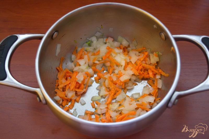 Фото приготовление рецепта: Грибной суп в одной кастрюле шаг №3