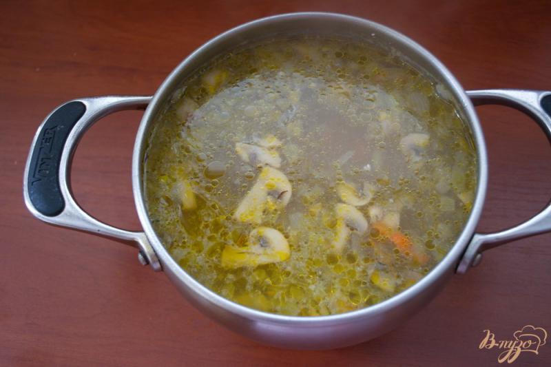 Фото приготовление рецепта: Грибной суп в одной кастрюле шаг №5