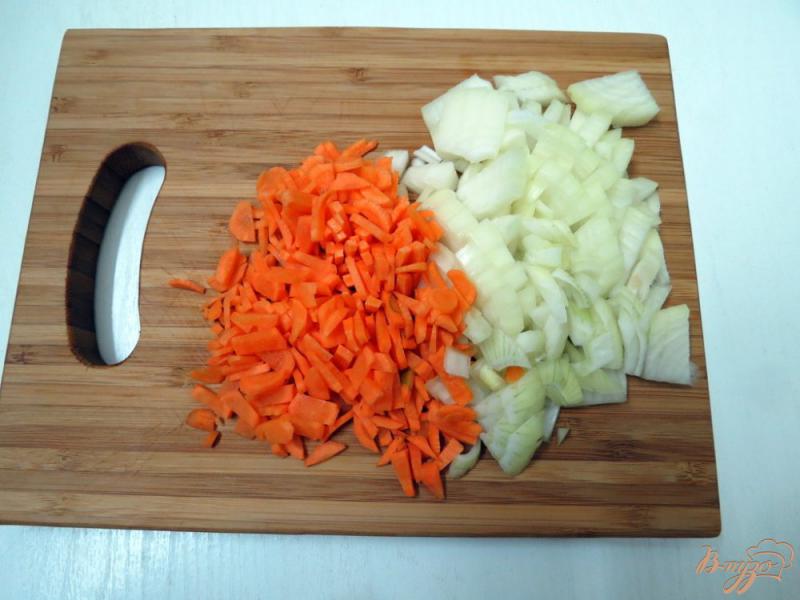 Фото приготовление рецепта: Суп с крапивой и шпинатом шаг №4