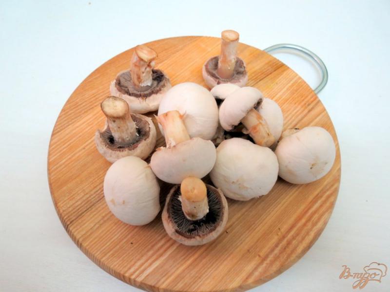 Фото приготовление рецепта: Яйца фаршированные жареными шампиньонами шаг №4
