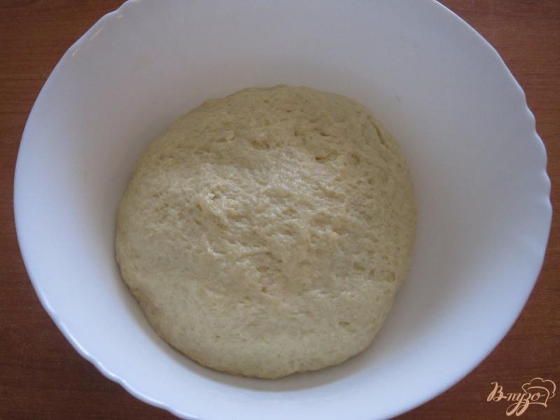 Фото приготовление рецепта: Пирожки в духовке с картофелем и грибами шаг №4