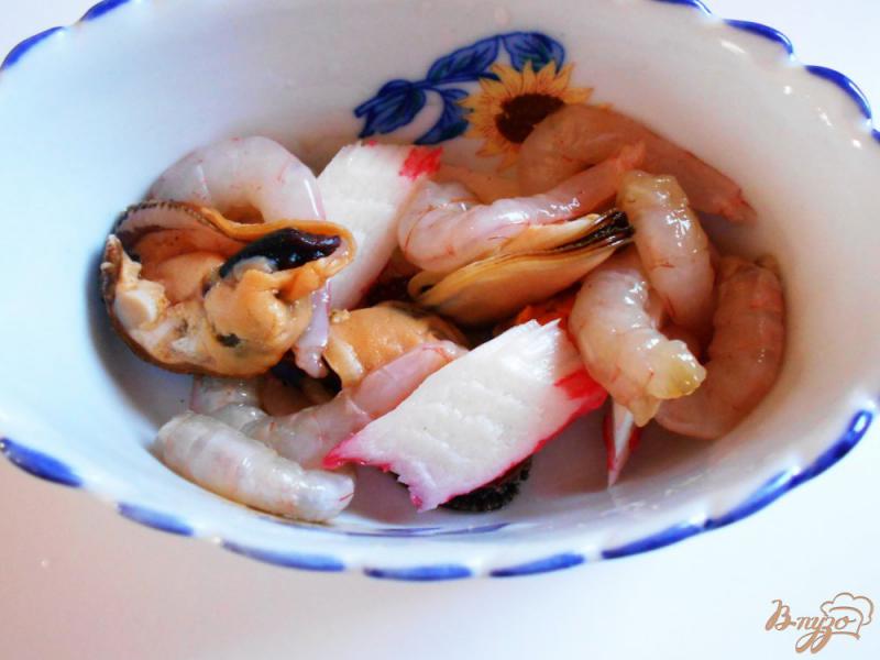 Фото приготовление рецепта: Жульен из морепродуктов шаг №4