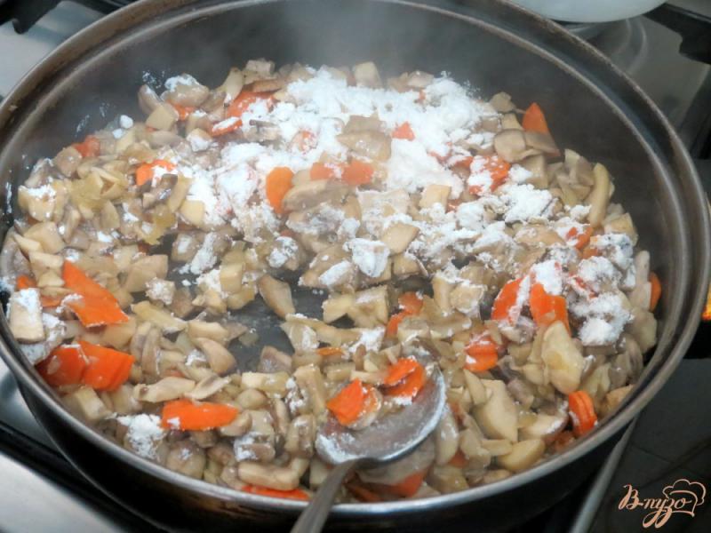 Фото приготовление рецепта: Суп пюре овощной  с шампиньонами шаг №7