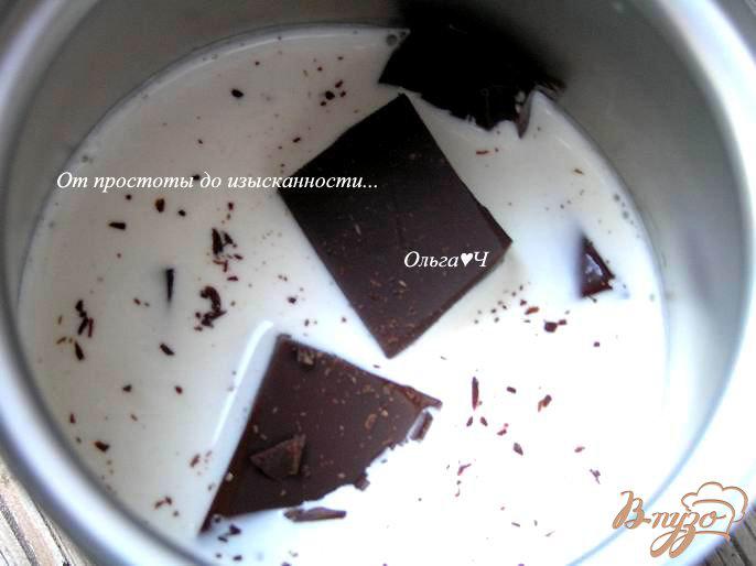 Фото приготовление рецепта: Десерт в блинчике «Имбирь и шоколад» шаг №4