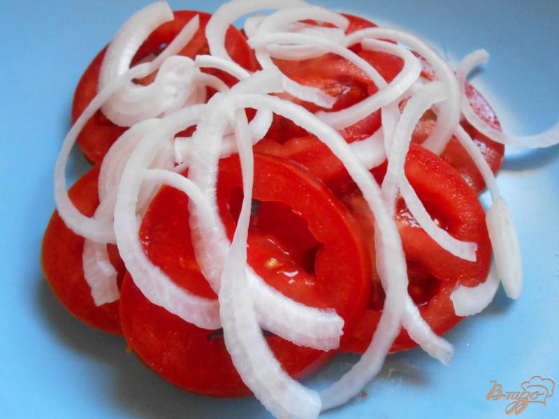 Фото приготовление рецепта: Салат помидорный с оливковой пастой шаг №5