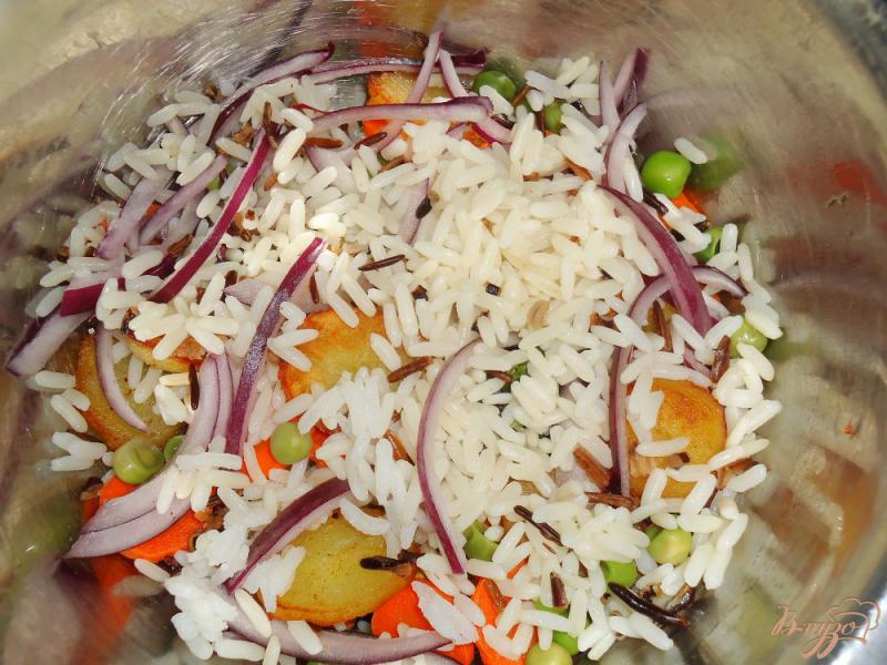 Фото приготовление рецепта: Салат из риса и брокколи шаг №4