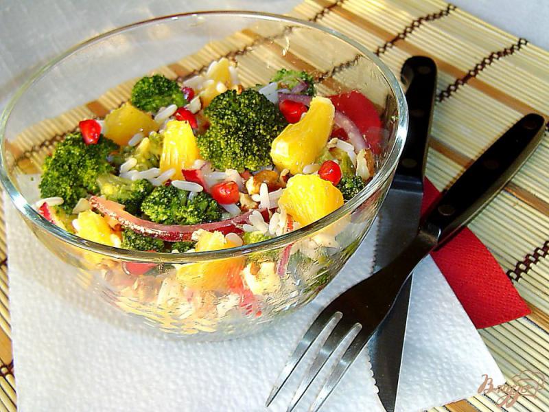 Фото приготовление рецепта: Рисовый салат с апельсинами, брокколи шаг №6