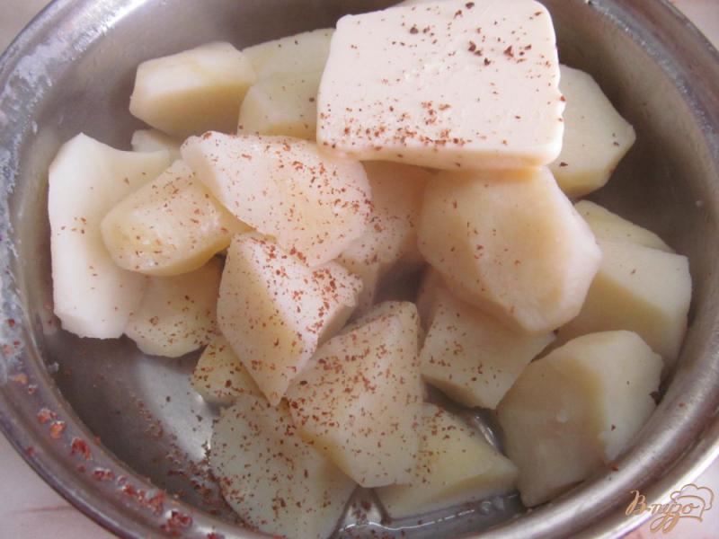 Фото приготовление рецепта: Картофель с луком порей и горошком шаг №5