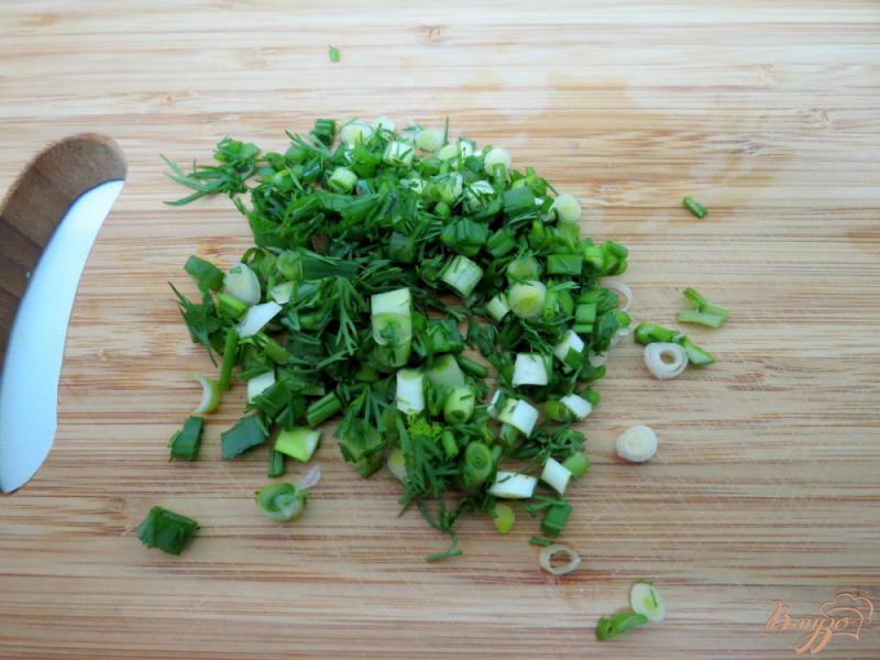 Фото приготовление рецепта: Салат в огурцах шаг №5