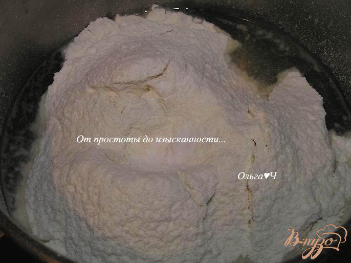 Фото приготовление рецепта: Оладьи на сыворотке с карамельным соусом шаг №2