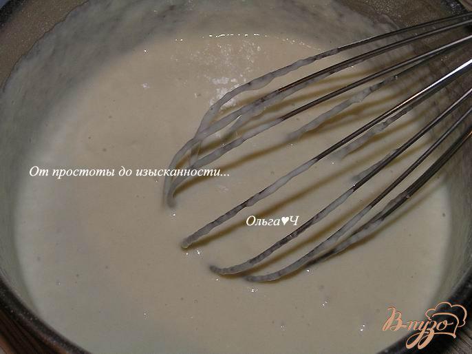Фото приготовление рецепта: Оладьи на сыворотке с карамельным соусом шаг №3