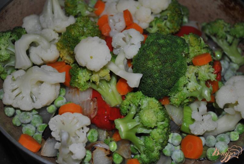 Фото приготовление рецепта: Кус-кус с курицей и овощами шаг №8