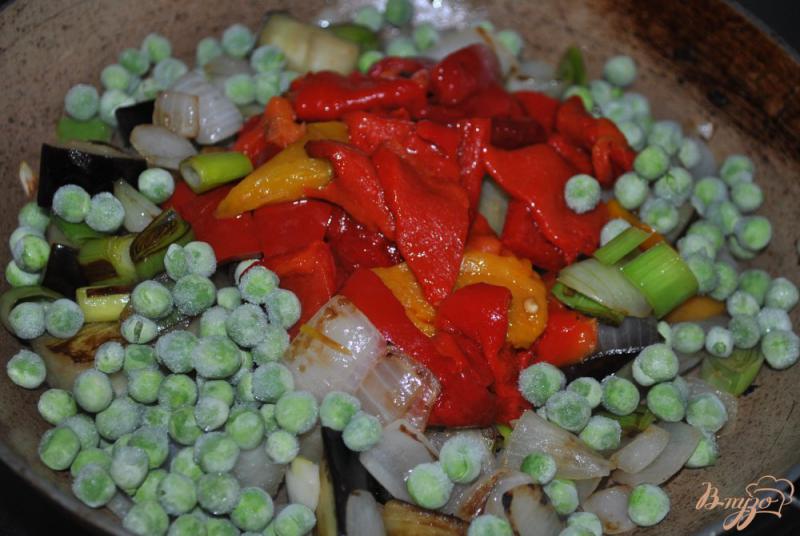 Фото приготовление рецепта: Кус-кус с курицей и овощами шаг №7
