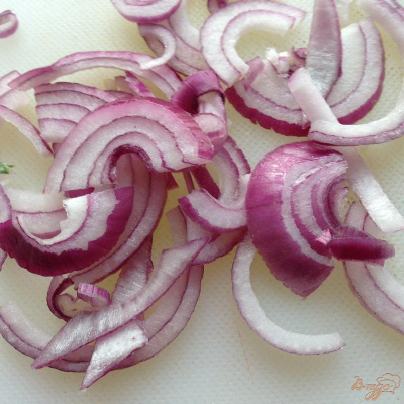 Фото приготовление рецепта: Салат с копчеными кальмарами шаг №6