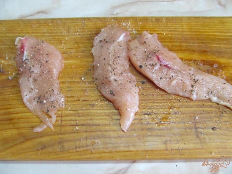 Фото приготовление рецепта: Теплый салат с курицей шаг №2