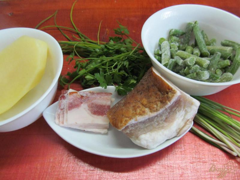 Фото приготовление рецепта: Теплый картофельный салат с фасолью шаг №1