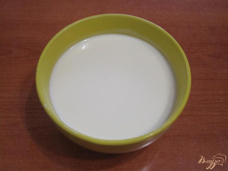 Фото приготовление рецепта: Йогуртовое желе с вишнями шаг №6