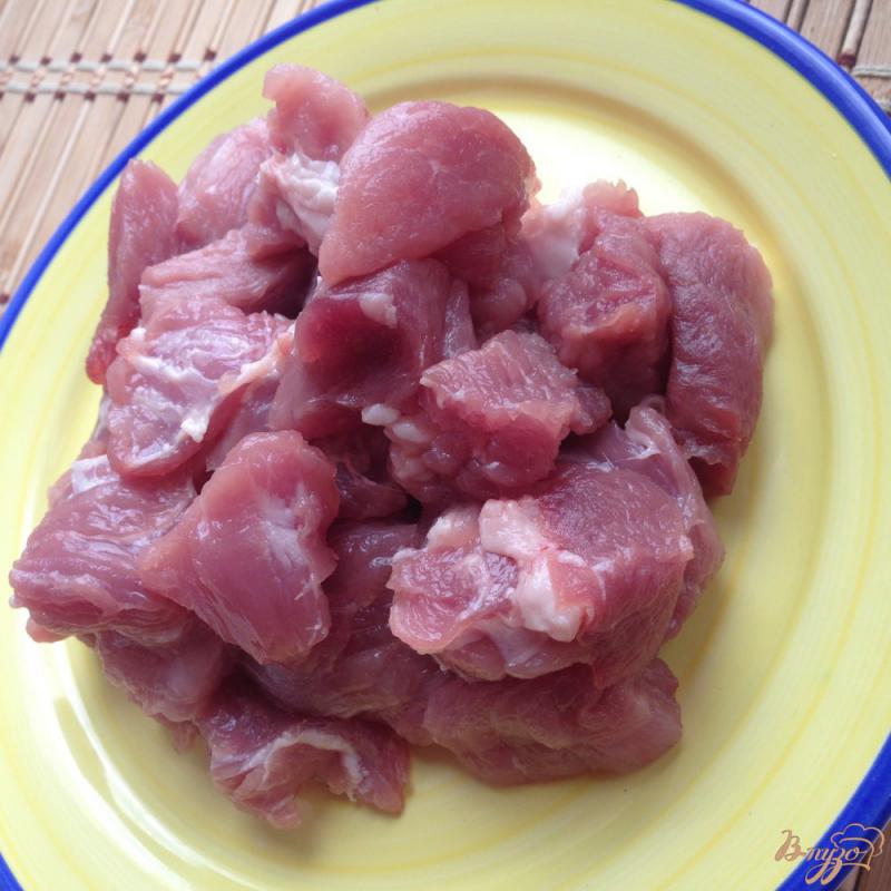 Фото приготовление рецепта: Свинина с овощами в горшочках шаг №2