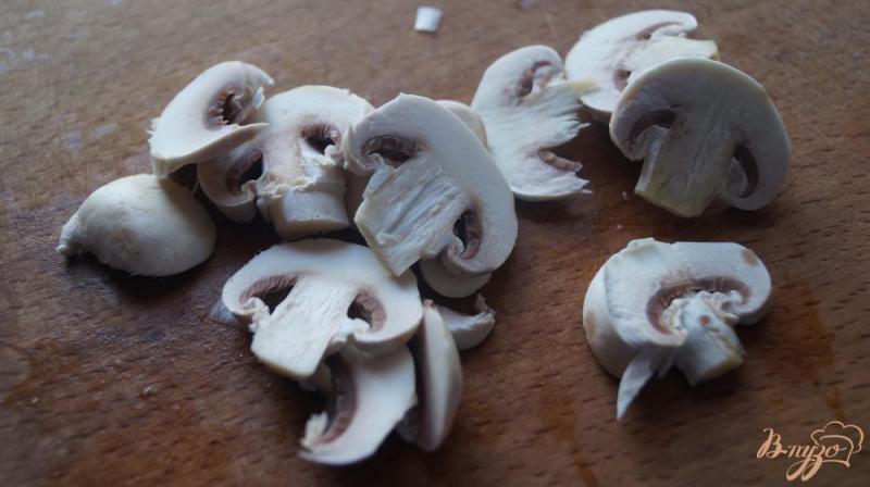 Фото приготовление рецепта: Жаренные грибы с луком шаг №1