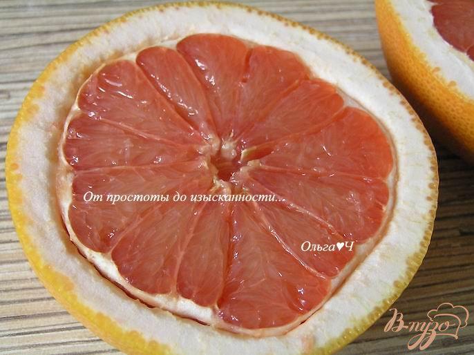 Фото приготовление рецепта: Запеченный грейпфрут с кокосовой стружкой шаг №2