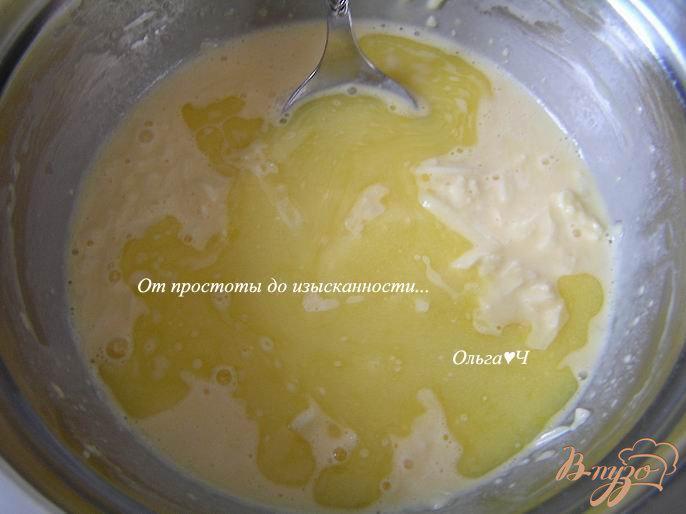 Фото приготовление рецепта: Булочки с сыром, отрубями и кунжутом шаг №2