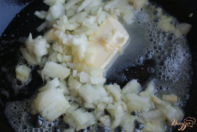 Фото приготовление рецепта: Вареники с картофелем и зеленью шаг №5