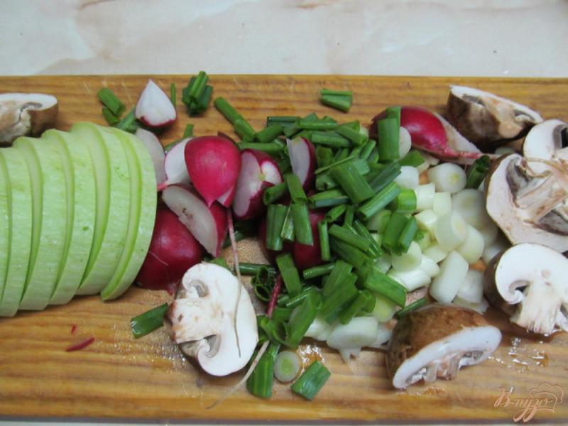 Фото приготовление рецепта: Свиной стейк с овощами в пергаменте шаг №4