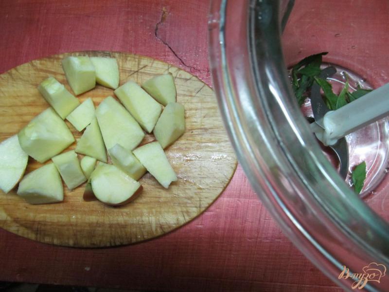 Фото приготовление рецепта: Смузи из яблока творога и апельсина шаг №2