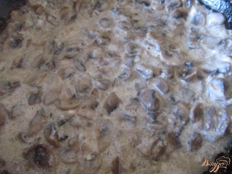 Фото приготовление рецепта: Картофельные решти с грибами шаг №6