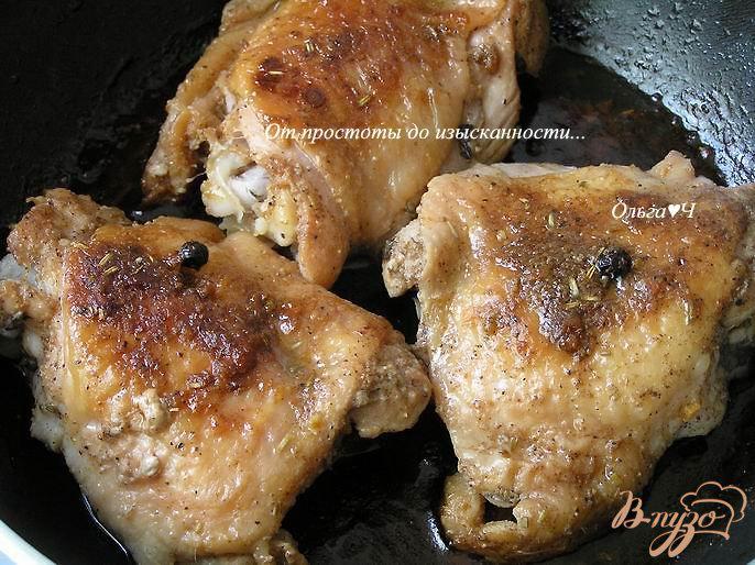 Фото приготовление рецепта: Курица в пряностях с корицей шаг №3