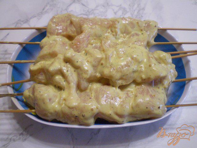 Фото приготовление рецепта: Пикантный шашлычек в духовке из куриного филе шаг №7