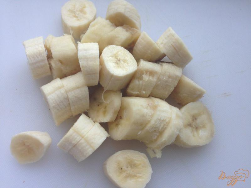 Фото приготовление рецепта: Бананово-ореховое печенье шаг №4