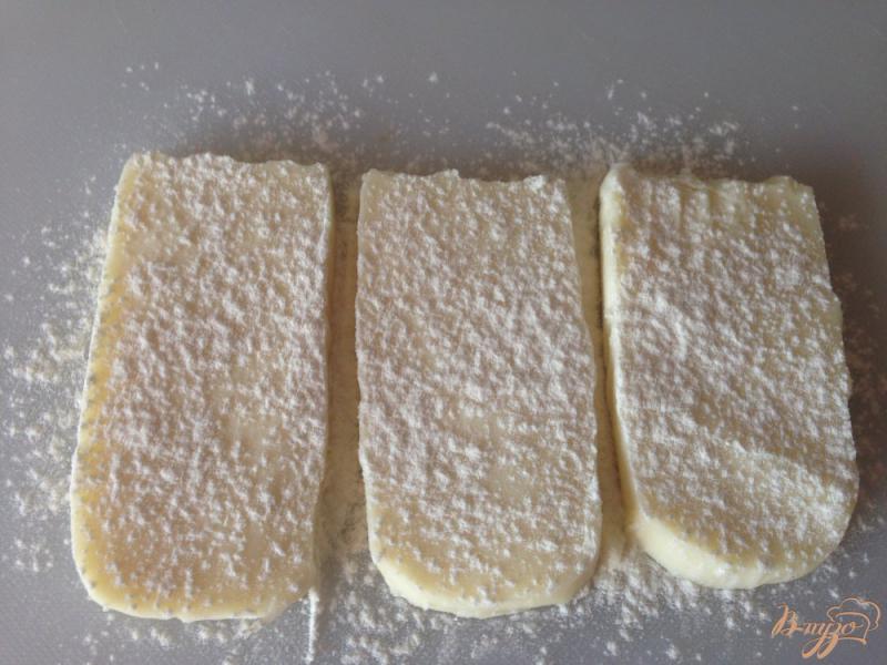 Фото приготовление рецепта: Сыр сулугуни в миндальной корочке с абрикосовым джемом шаг №3