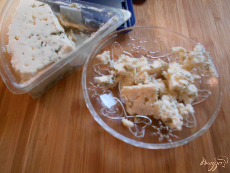 Фото приготовление рецепта: Блины с беконом, грушей и сыром Дор Блю шаг №2