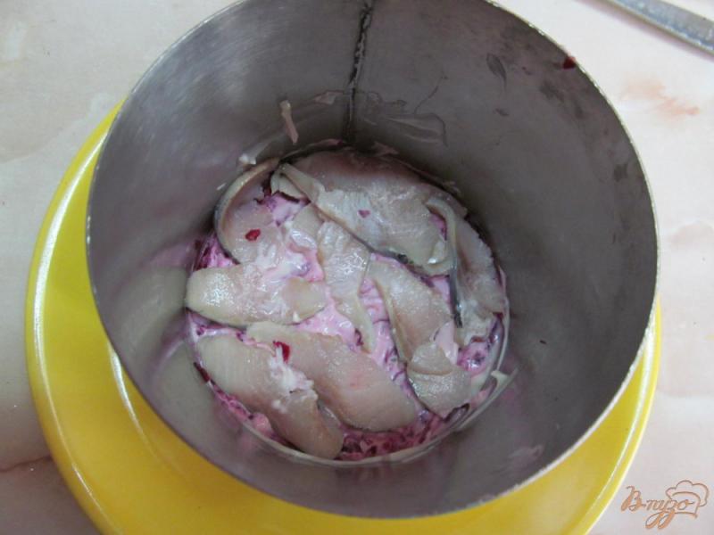Фото приготовление рецепта: Салат с сельдью шаг №5