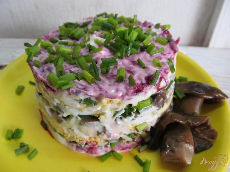 Фото приготовление рецепта: Салат с сельдью шаг №9