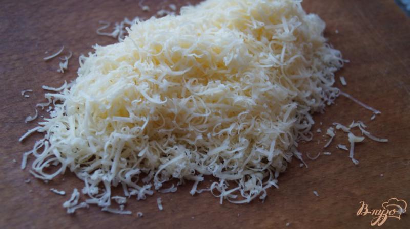 Фото приготовление рецепта: Картофель с луком и сыром в духовке шаг №5