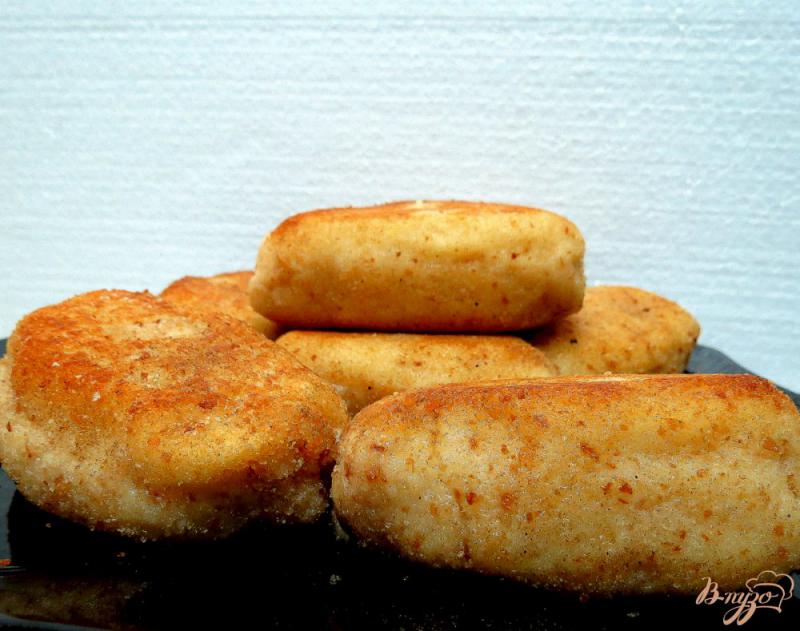 Фото приготовление рецепта: Картофельные пирожки  с сыром шаг №7