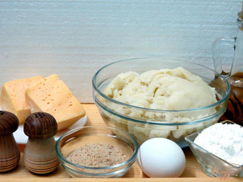 Фото приготовление рецепта: Картофельные пирожки  с сыром шаг №1