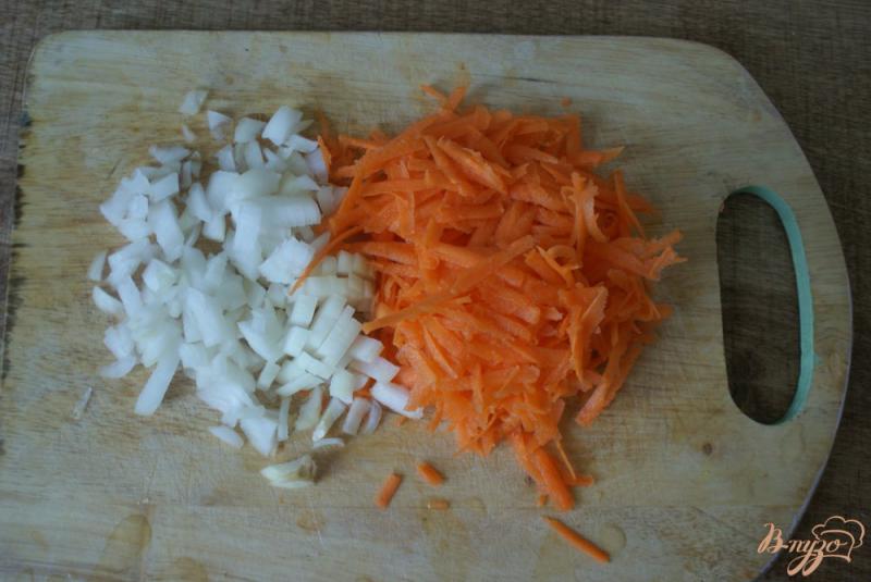 Фото приготовление рецепта: Гречневая каша с овощами и чесноком шаг №2
