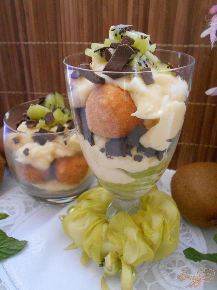 Фото приготовление рецепта: Фруктовый десерт с творожными шариками шаг №6