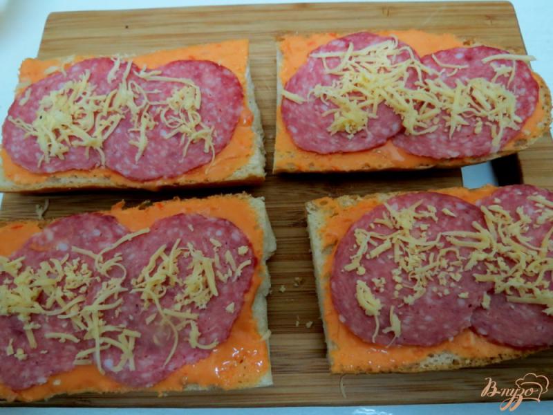 Фото приготовление рецепта: Горячие бутерброды шаг №8