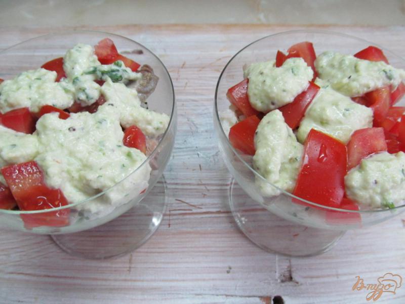 Фото приготовление рецепта: Салат из риса мяса и помидор шаг №8