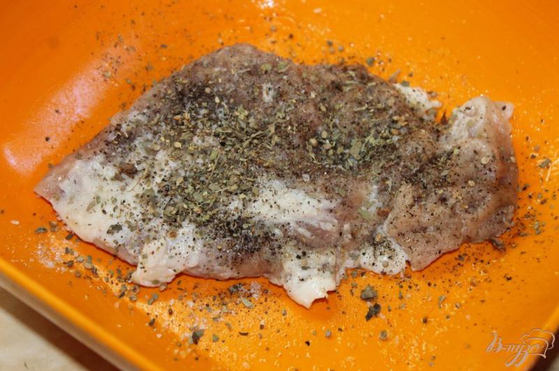 Фото приготовление рецепта: Свинина с вишневым соусом шаг №1