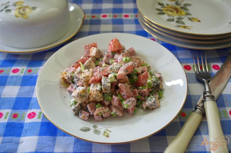 Фото приготовление рецепта: Маковый салат с ветчиной шаг №5